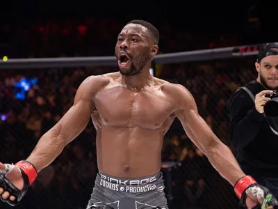 Morgann Gbolou célébrant une victoire en cage